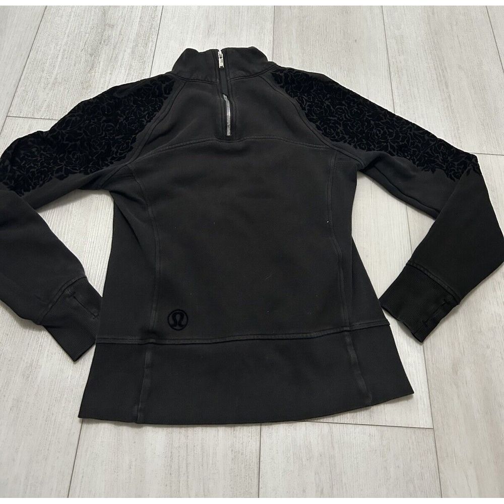 Lululemon Floral Velvet‎ Flock Pullover Black Sweatshirt Sz 6 - Black 1/4 Zip